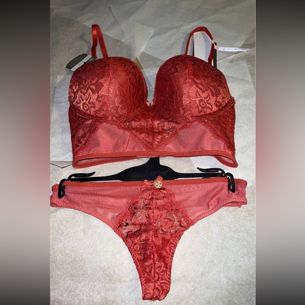 2 pcs Daisy Fuentes Red Lace Bra Set 34B & Small Thong